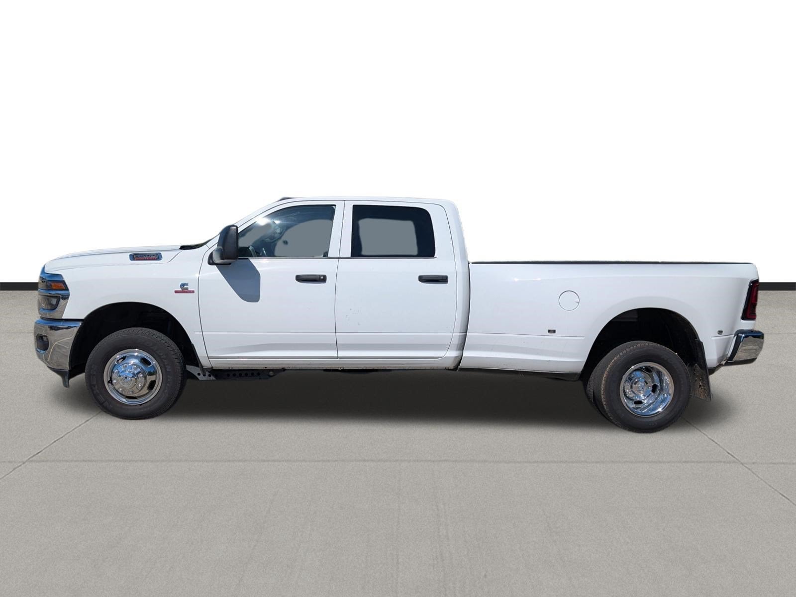 2026 RAM 3500 Tradesman Crew Cab 4x4 8' Box